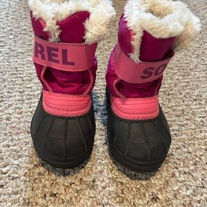 Sorel girls size 8c Fuchsia and Black Snow Boots